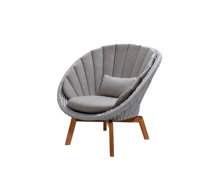 Peacock Lounge Chair - Cedar Nursery - Plants and Outdoor Living