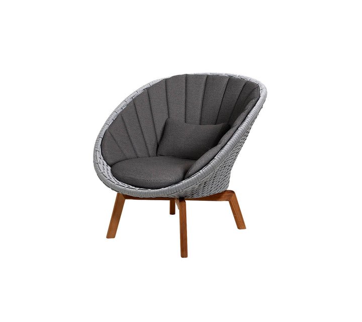 Peacock Lounge Chair - Cedar Nursery - Plants and Outdoor Living